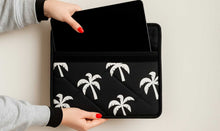 Lade das Bild in den Galerie-Viewer, BUSBOXX Tablet Hülle Limited Edition