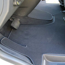 Lade das Bild in den Galerie-Viewer, Volkswagen T5/T6/T6.1 Frontmatte 1 teilig
