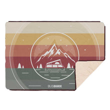 Lade das Bild in den Galerie-Viewer, Camping Decke VOITED x BUSBOXX "Red Stripe"
